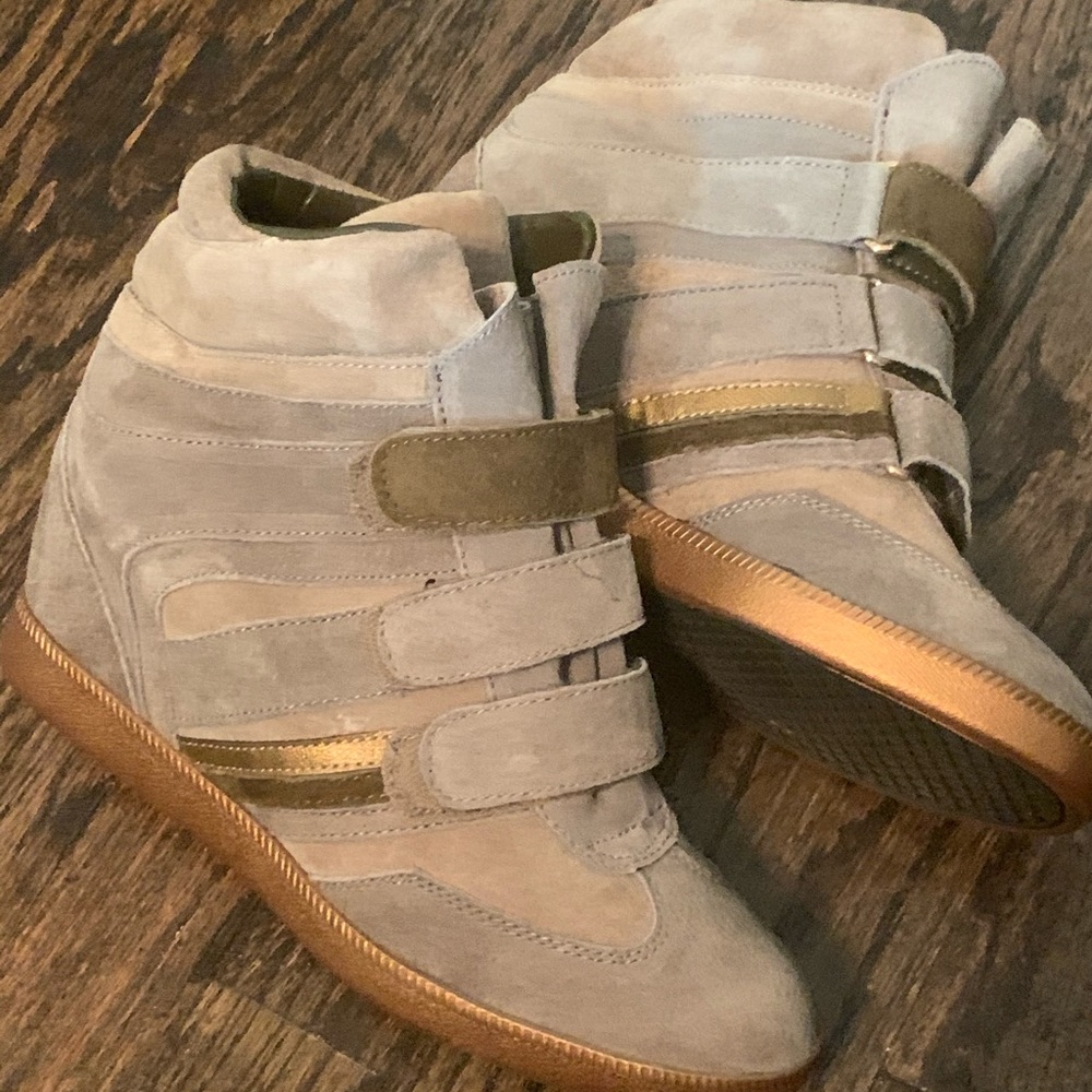 BCBG tan wedge sneaker size 9.